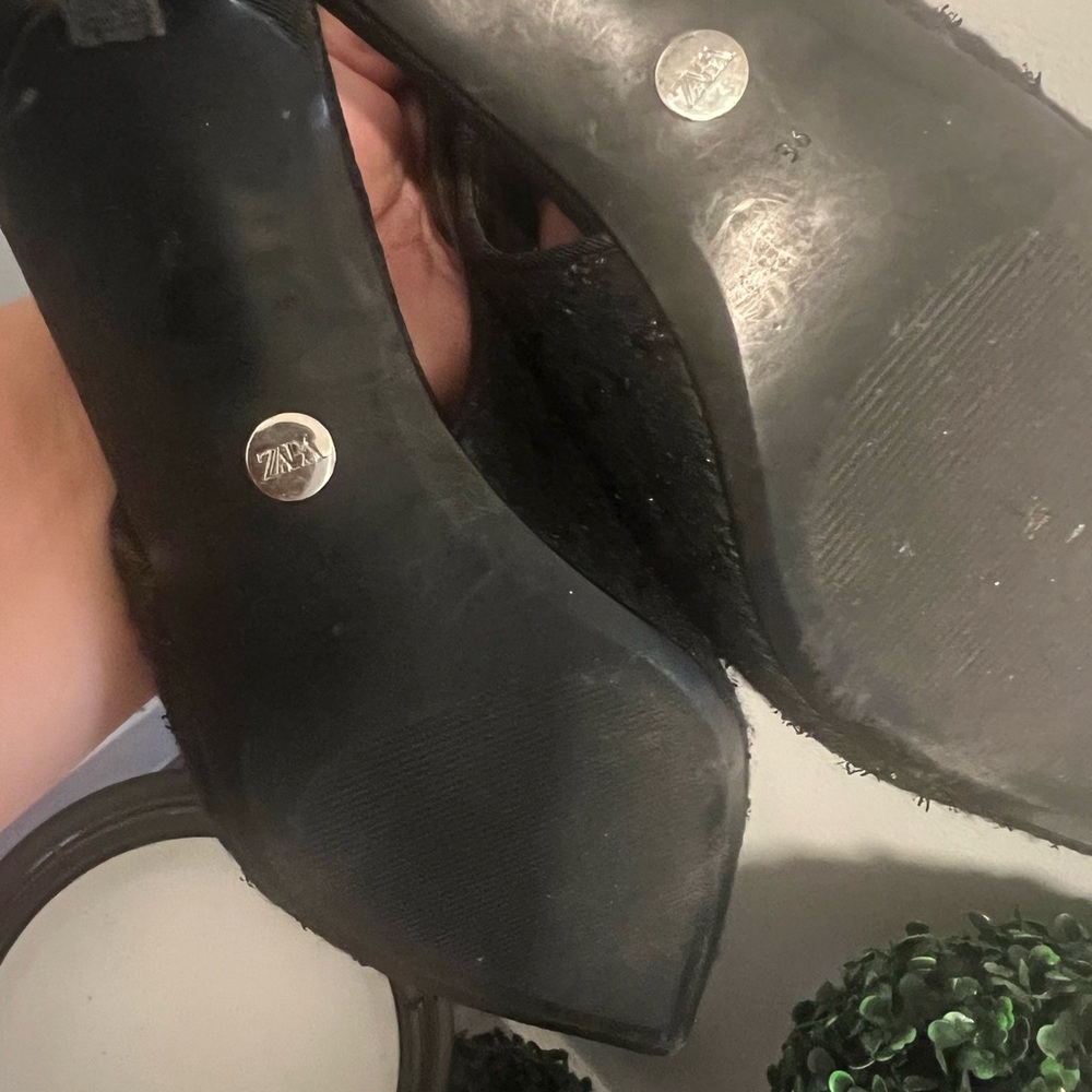 Zara Black Textured Slingback Shoes - Picture 7 of 8